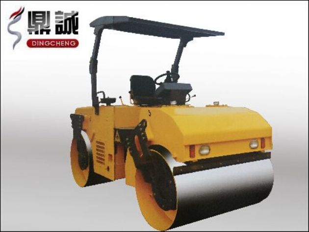 點擊查看詳細(xì)信息<br>標(biāo)題：6噸雙鋼輪振動壓路機 閱讀次數(shù)：11966